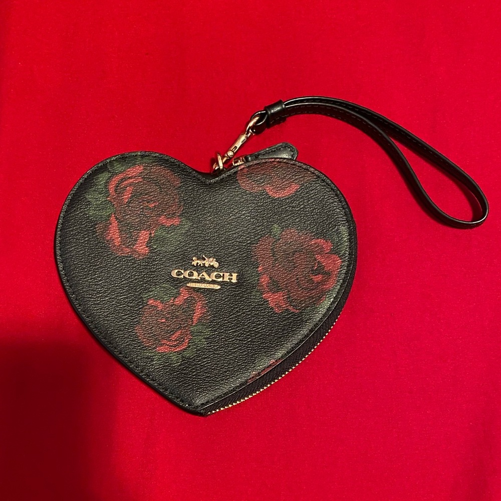 RARE COACH HEART WRISTLET